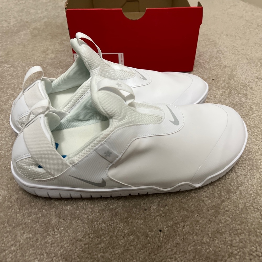 Nike Zoom Pulse Nurse Shoes White/Pure Platinum Mens Sz 12